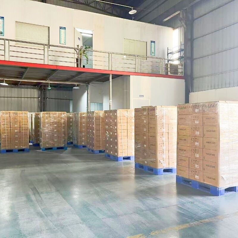 অটোমোটিভ ওয়্যার র্যাপ টেপ পিভিসি কাপড়ের টেপ যা গাড়ির বৈদ্যুতিক সিস্টেমে তারের হার্নেসের নমনীয় সুরক্ষা সরবরাহ করে